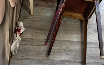 Молодой белорус неудачно упал на кухне и напоролся на табурет – спасти его не удалось