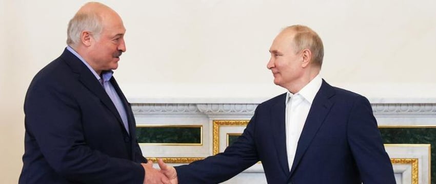 Путин поздравил Лукашенко с успешным проведением выборов