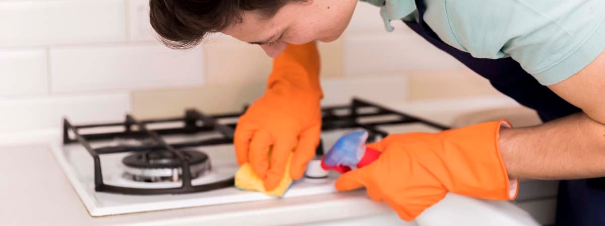 Эти 3 продукта избавят плиту от жира не хуже дорогой химии. Как приготовить раствор? — Полезно