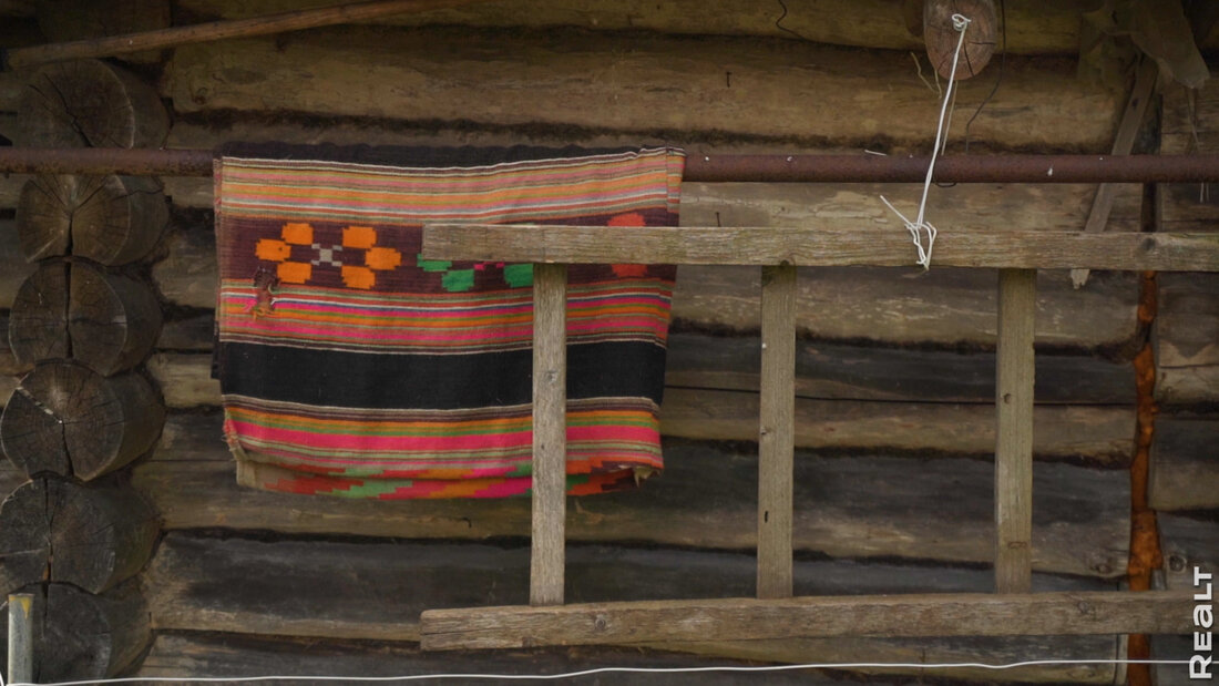 Белоруска восстанавливает родовое гнездо в глухой деревне у реки