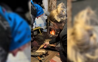 «Сдала бабулю пожарным» — Внучка показала, как бабушка в белорусской деревне спасается от мороза. В TikTok её способ оценили не все — Видео