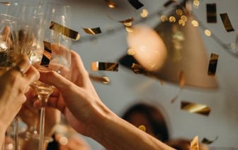 10 наглядных доказательств того, что Новый год в 20 и в 30 лет – это два разных праздника