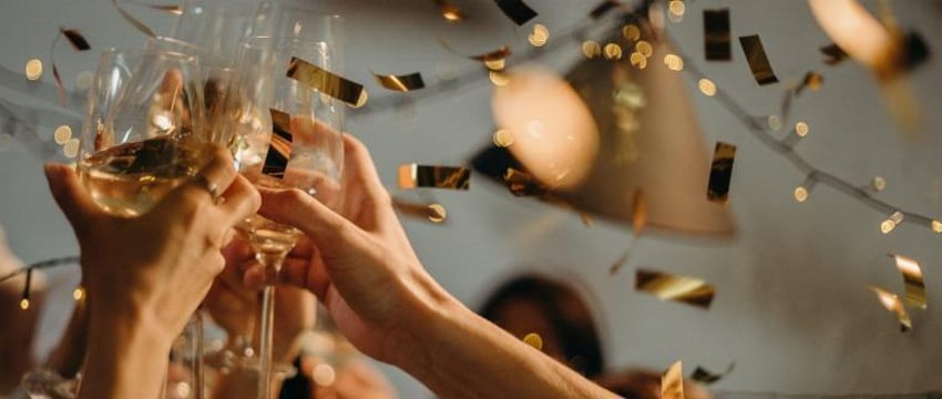 10 наглядных доказательств того, что Новый год в 20 и в 30 лет – это два разных праздника