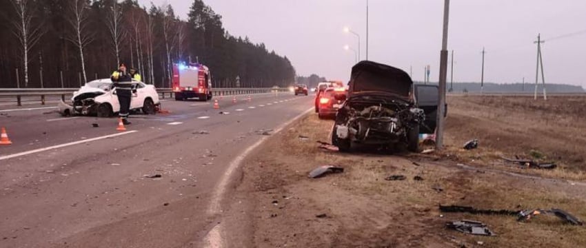 Лобовая авария под Слуцком: один погибший и пять пострадавших