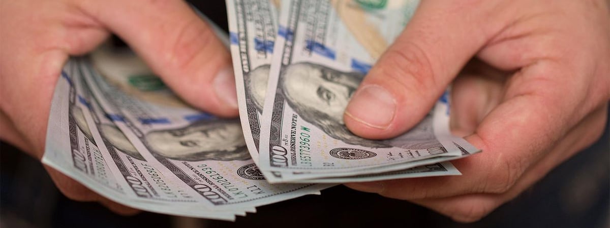 Доллар и евро пошли вверх в Беларуси. Какого курса «американца» ждать дальше?