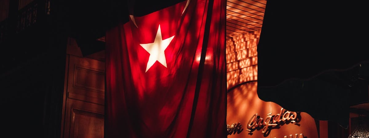 В этой стране 90% новых автомобилей на дорогах — электрические. Как этого добились?