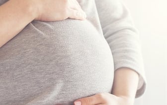 Может ли беременная белоруска, живущая за границей, рассчитывать на декретные выплаты? Поясняет адвокат