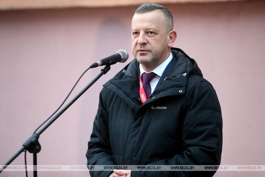 Мурал «Будущее Беларуси в твоих руках» будет встречать въезжающих в Брест