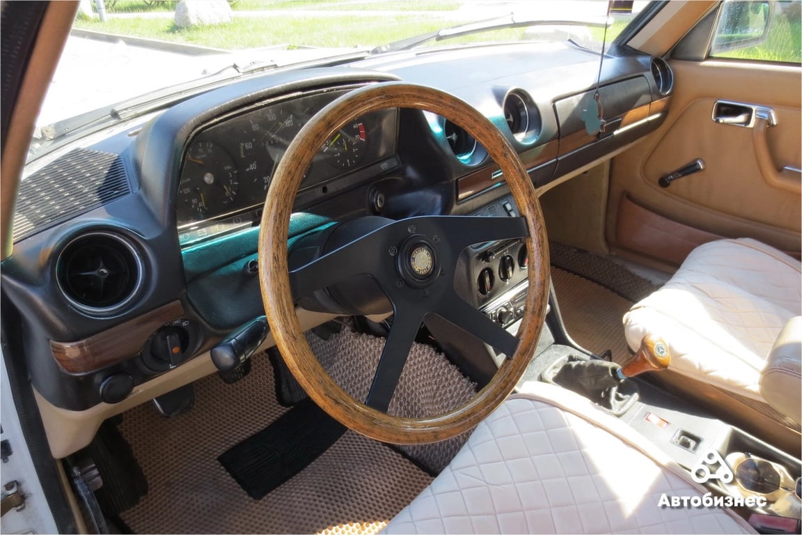 Погибать под забором такие автомобили не должны: мнение владельца Mercedes W123