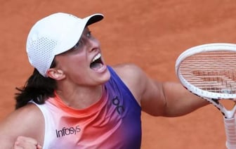 Свентек выиграла «Ролан Гаррос» в третий раз подряд