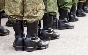 Лукашенко подписал закон о рассылке повесток в военкомат по SMS