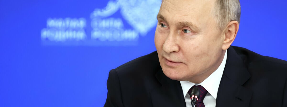 «Давно бы все закончилось» — Путин назвал украинцев «придурками»