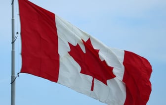 Крупнейшая провинция Канады отказалась от продажи алкоголя из США