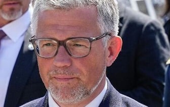 Украинский дипломат призвал Шольца начать переговоры с Путиным, но не звать его на пиво