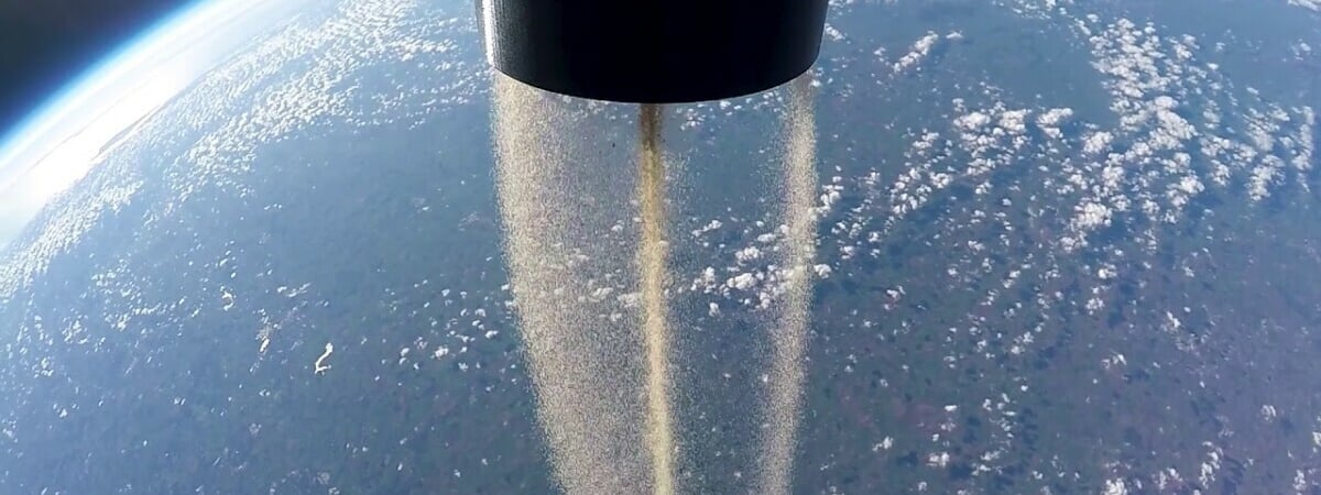 Похороны в космосе становятся все более популярными. Сколько стоит и как стать звездой после смерти?