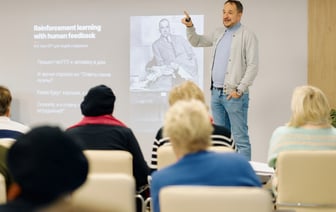 НаучиСвоихБлизких: МТС провел встречу выпускников школы цифровой грамотности для людей старшего поколения