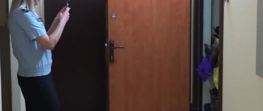 Хлам до потолка или как попасть в собственную квартиру? Видео из Пинска