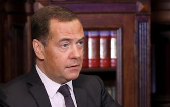 Медведев заявил о пользе отправки французских войск в Украину