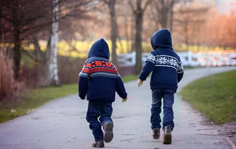 В Лунинце прокуратура запретила маме двоих детей тратить деньги. Это как?