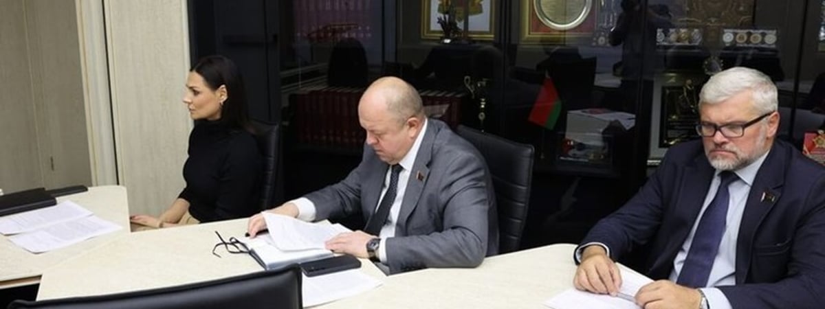 Администрация Лукашенко готовит директиву по реализации “основ идеологии белорусского государства”