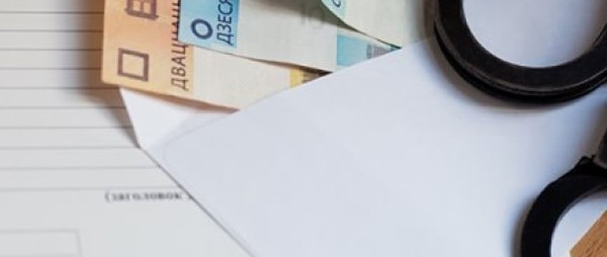 Предложил знакомой решить вопрос за взятку: передано в суд дело в отношении жителя Кобринского района