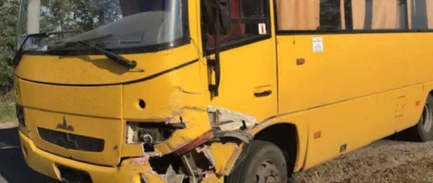 Возле Бреста автобус столкнулся с легковушкой - подробности ДТП
