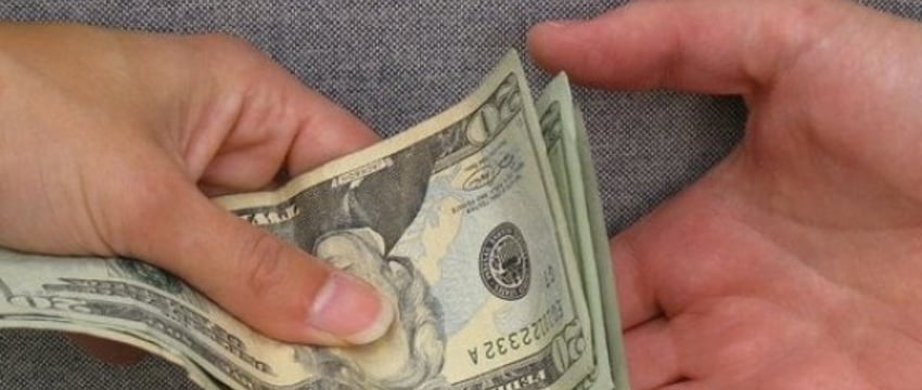 Как заработок в 200 долларов превращается в историю с плохим финалом. Рассказали в налоговой