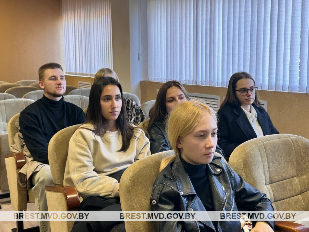 Пьяный брестчанин угнал Renault и устроил ДТП: как закон наказал нарушителя