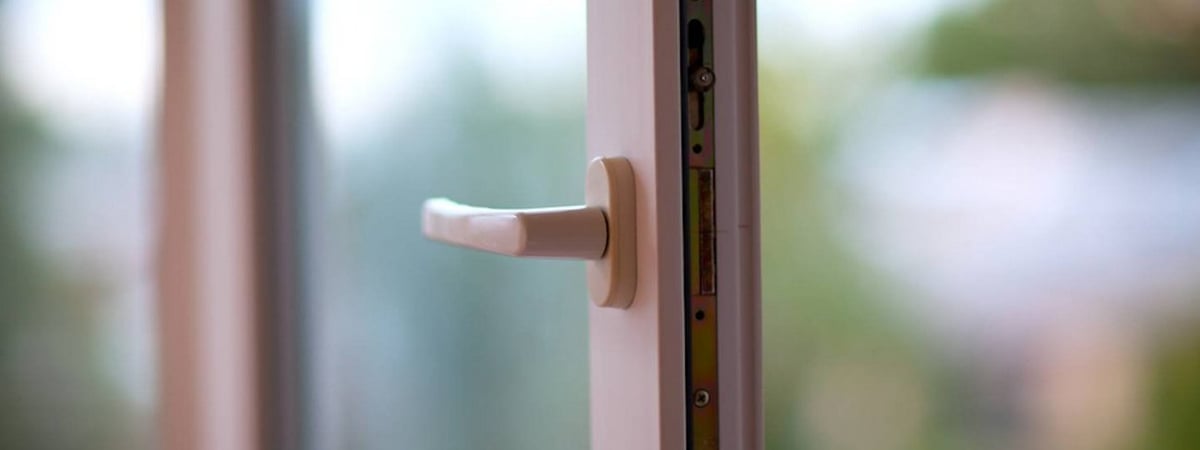 Родилась в рубашке: в Гродно девушка прыгнула с 5-го этажа и выжила