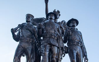 Американские нефтяные компании наращивают расходы, несмотря на снижение цен