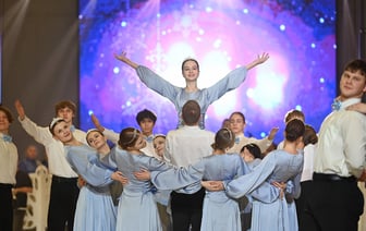 Фотофакт. В Гомеле отгремел зимний бал старшеклассников