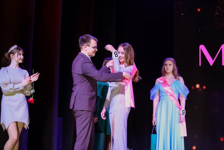 В Кобрине выбрали победительницу конкурса «Мисс Весна-2024»