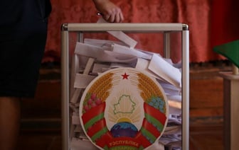 На одном из участков для голосования избиратель попытался вынести два из трех бюллетеней. Об инциденте доложили в милицию