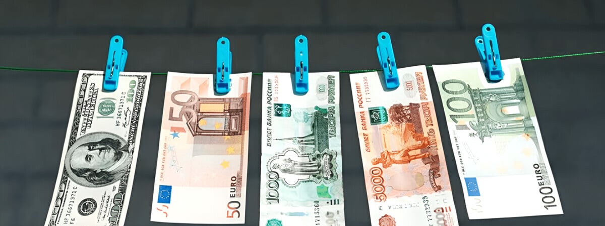Доллар стал ниже 3,2 рублей, а евро провалился до минимума за 5,5 месяцев. На сколько в Беларуси вырос рубль РФ?