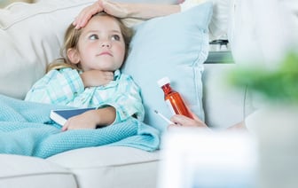 Врачи рассказали о продуктах, которые не следует употреблять детям после лечения антибиотиками