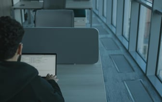 Согласно новому исследованию, эти мужчины больше всего чувствуют себя одинокими на рабочем месте.