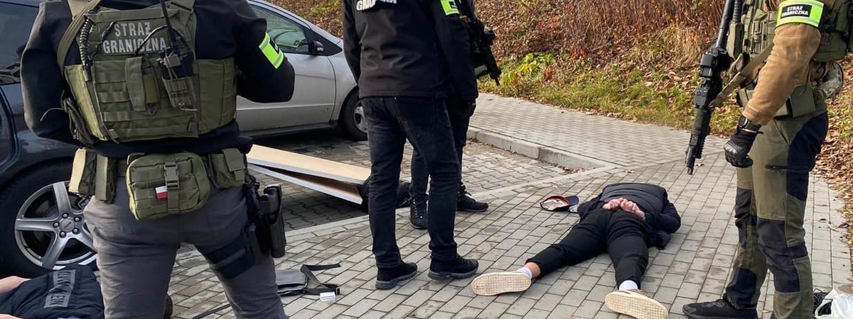 В Польше задержали белорусов по обвинению в подделке ВНЖ, виз и паспортов — Видео