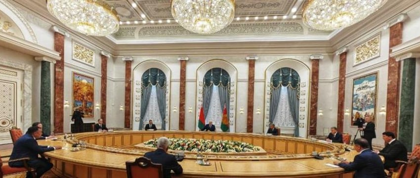 Лукашенко призвал не искать выгоду в связи с конфликтом в Украине