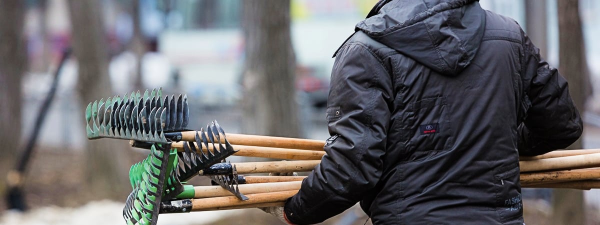 «Около 50 рублей в день» — Мингорисполком предложил «оплачиваемые общественные работы». Что нужно делать? — Полезно