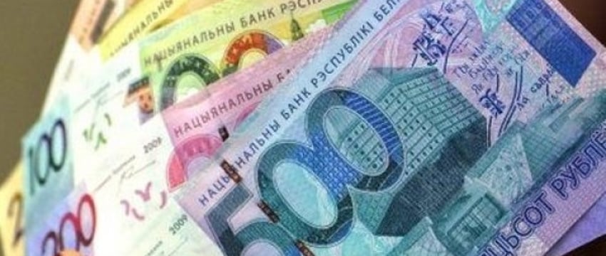 Белоруска вешала кредиты на клиентов и заработала 40 тысяч рублей. Ее судили