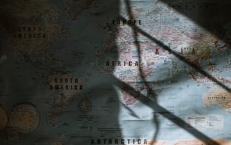 Более 400 легковушек и 55 автобусов ожидают въезда в Польшу из Беларуси