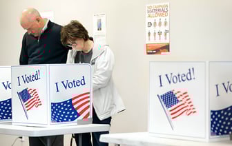 В США началось досрочное голосование на президентских выборах