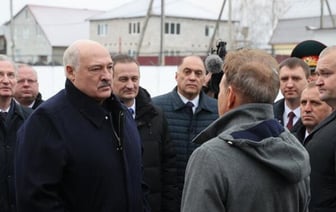 «В 5 раз мощнее, чем этот "Орешник"». Лукашенко заявил, что ввез в Беларусь «не один десяток штук» ядерных боеголовок