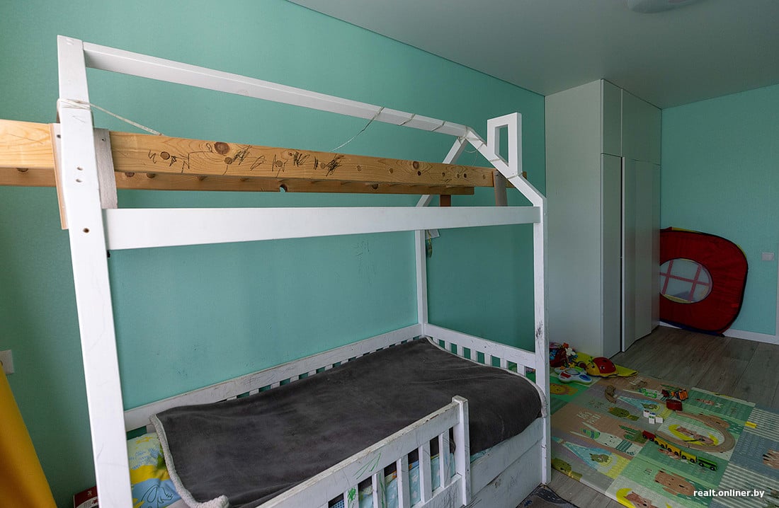 «Жили на одну зарплату, а вторую откладывали». Белорусы рассказывают, как им удалось накопить на квартиру