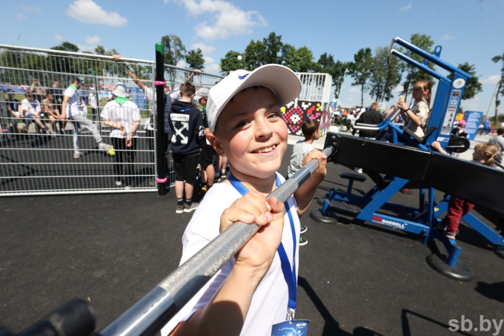 Грандиозно, красиво, зрелищно – фестиваль «Вытокі» собрал в Пружанах тысячи участников