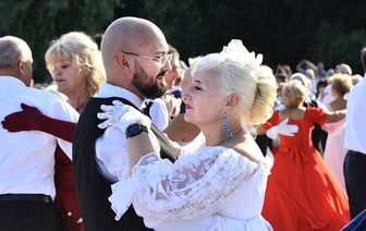 Около ста пар и сорок танцев. В Гомеле отгремел городской бал