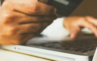 В Беларуси у мужчины после списания долга карта ушла в «минус»