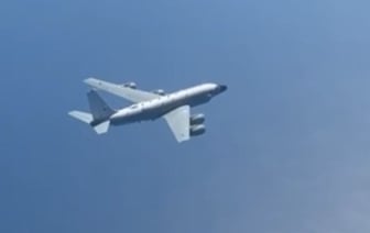 Российский Су-27 встретил три британских самолета над Черным морем