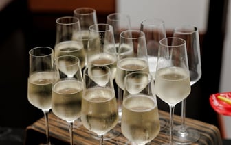 Власти Казахстана хотят ввести специальные сим-карт для детей и подростков