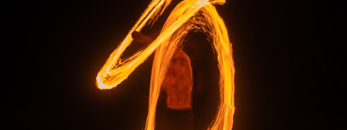 На горящей нефтебазе в Феодосии взорвался еще один резервуар